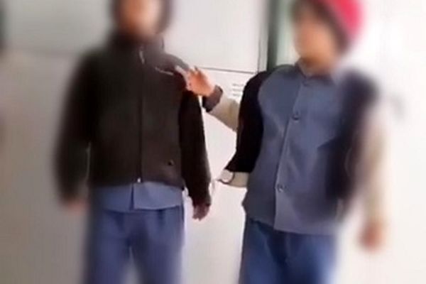 واکنش آموزش و پرورش به فیلم منتشر شده از 2دانش آموز مشهدی+عکس