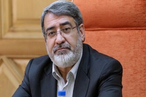انتقادات مطرح در رسانه ها و افکار عمومی را باید با سعه صدر بشنویم