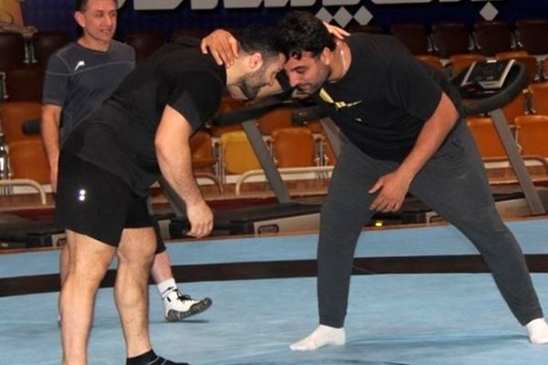 احسان حدادی کشتی‌گیر شد!