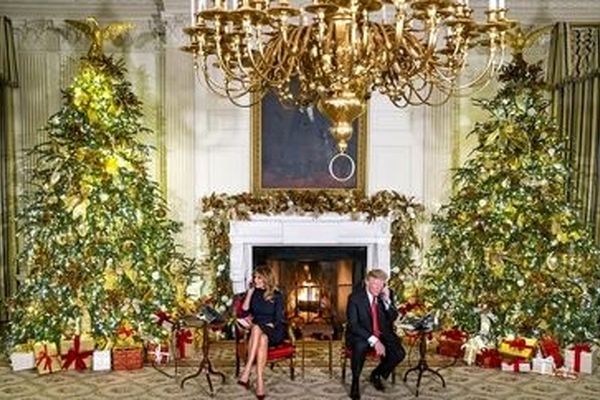 تبریک کریسمس به شیوه ملانیا و ترامپ +تصاویر