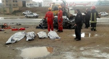 لحظه برخورد پژو آردی با تریلی در جاده مشهد- فریمان