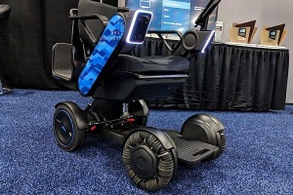 رونمایی از صندلی چرخ‌دار خودکار