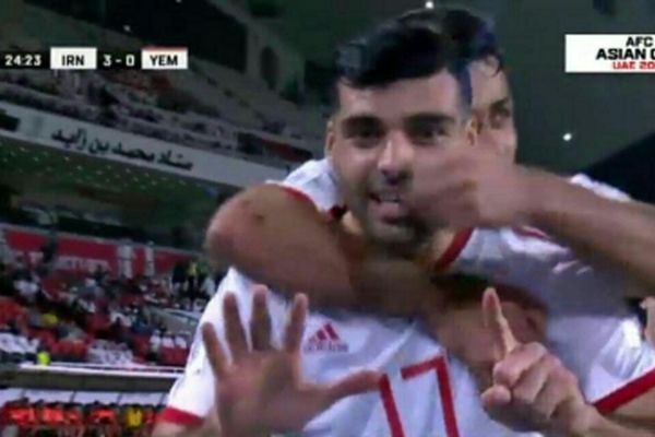 رمزگشایی از 6 نشان دادن طارمی بعد از گل