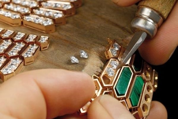 افتتاح مدرسه طلا و جواهر در مشهد