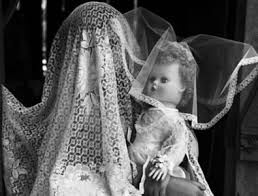 ازدواجی که کودکانه های دختران را عقده می کند