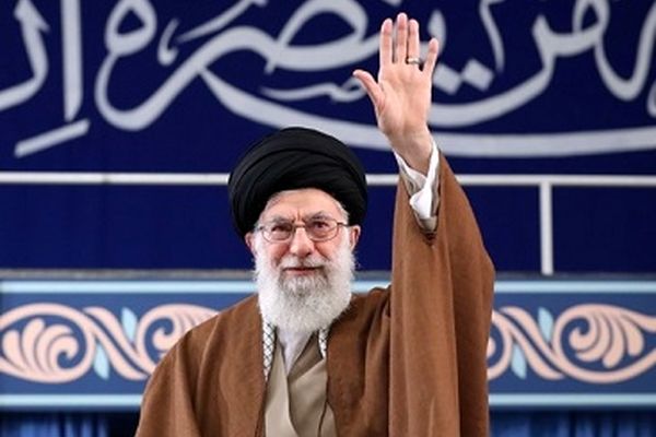 امام خامنه‌ای: برخی سران آمریکا احمق‌های درجه یکی هستند/ مقابل یاوه‌گویی آنها شجاعت داشته باشید