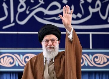 امام خامنه‌ای: برخی سران آمریکا احمق‌های درجه یکی هستند/ مقابل یاوه‌گویی آنها شجاعت داشته باشید