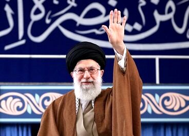 امام خامنه‌ای: برخی سران آمریکا احمق‌های درجه یکی هستند/ مقابل یاوه‌گویی آنها شجاعت داشته باشید