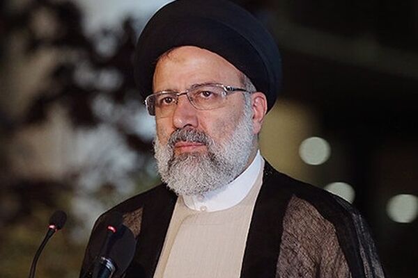 آستان قدس رضوی آماده همکاری با دولت برای حل مشکلات مردم است