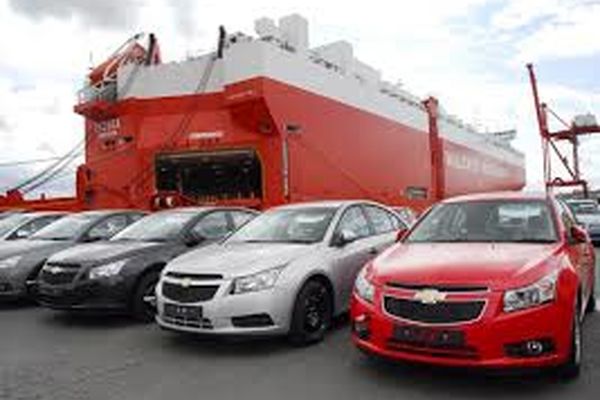 ممنوعیت واردات خودرو سال آینده برداشته می‌شود