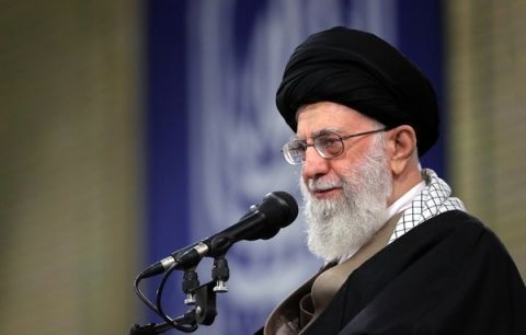 پیام رهبر انقلاب به نشست اتحادیه انجمن‌های اسلامی دانشجویان در اروپا