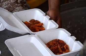 یک میلیون وعده تغذیه رایگان میان مدارس محروم استان‌های خراسان توزیع می‌شود