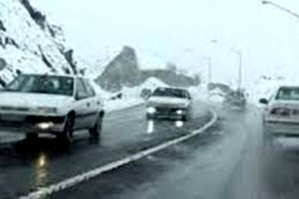 سطح جاده های خراسان رضوی لغزنده است