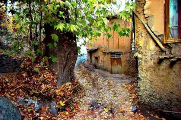اخذ هزینه از گردشگران برای ورود به طبیعت/  گردشگران برای ما درآمد ندارند، فقط گاهی زباله می ریزند