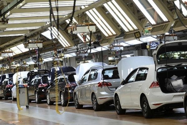 قابل توجه دلواپسان امیدوار به چین/ پکن در تحریم‌های صنعت خودرو ایران با آمریکا همراه شد/خودروسازان چینی می‌رون