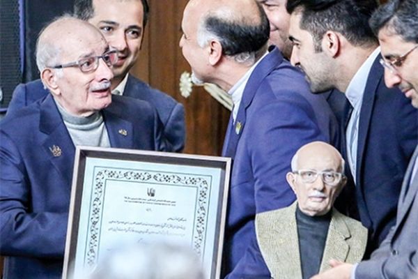 مسن‌ترین قناد مشهد تجلیل شد