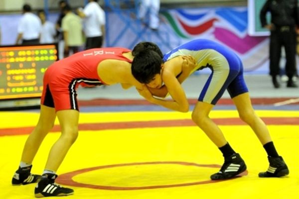 راهیابی 2 کشتی گیر خراسانی به فینال انتخابی کشتی آزاد