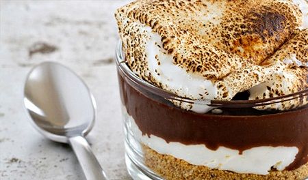 کیک یخچالی دسری برای دورهمی های دوستانه + دستور تهیه