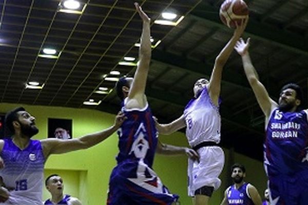 برد قاطع آویژه در آخرین دیدار خانگی