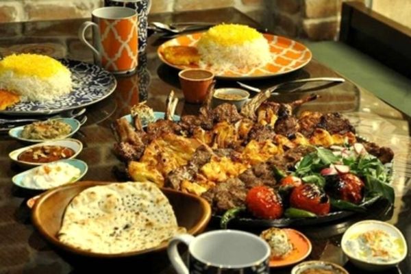 رستوران‌های مشهد موظف به رعایت نرخنامه هستند/گرانفروشی را گزارش کنید