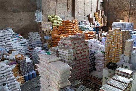 معدوم‌سازی ۴۱ تن موادغذایی غیربهداشتی در مشهد/ ۷۸ واحد متخلف پلمب شدند