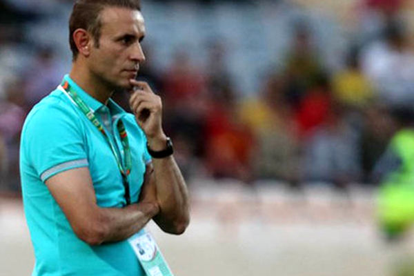 انتقاد گل‌محمدی از برگزاری بازی در گرمای اهواز