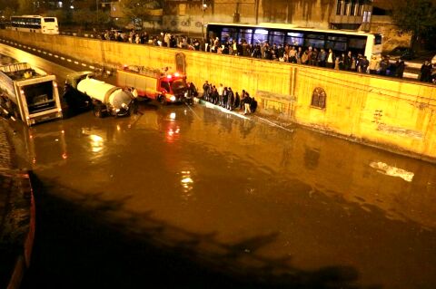 مدیران شهری زمان واقعه باید در میدان باشند/حفظ و رعایت حقوق شهروندی تکلیف شبانه روزی مدیران شهری است