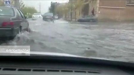 آبگرفتگی معابر در بلوار حجاب مشهد