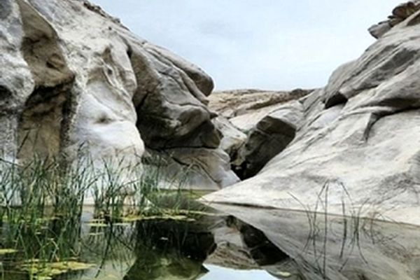 غاری با آب شفابخش