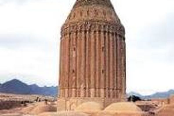 نوروز 98 در بردسکن، شهر میوه‌های بهشتی