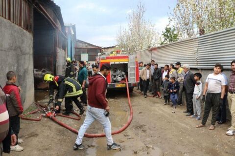 کارگاه مبل سازی در بلوار توس طعمه آتش شد