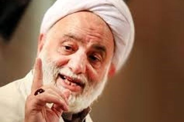 قرائتی:تعطیلات حوزه های علمیه باید کاهش یابد