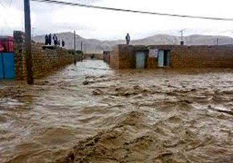 آبگرفتگی بخش هایی از روستای کلاته حاجی مدد و چاله زرد سرخس بر اثر سیلاب/ تیم های ارزیاب اعزام شدند