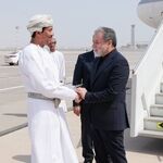 وزیر امور خارجه وارد عمان شد