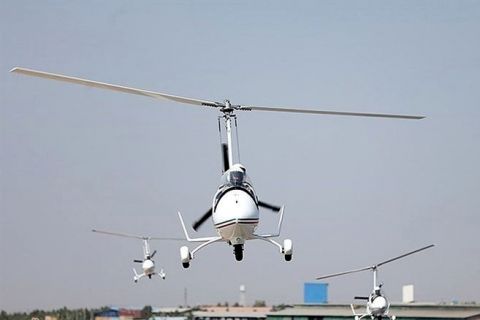 شوخی خلبان بالگرد و دختر جوان، گردن پسر کرجی را قطع کرد!