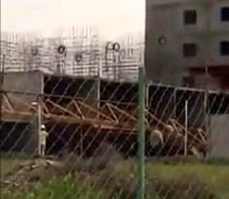 سقوط تاور در جاده سیمان شهرک امید سیس آباد