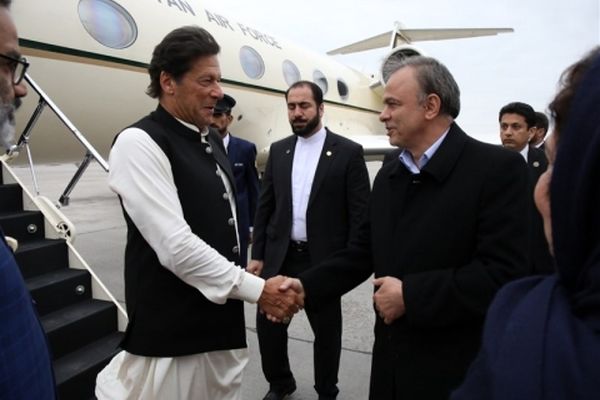 نخست‌وزیر پاکستان وارد مشهد شد