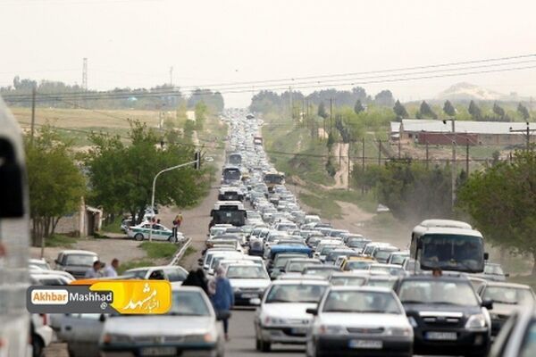 ترافیک سنگین خودروها در مسیر بهشت رضای مشهد