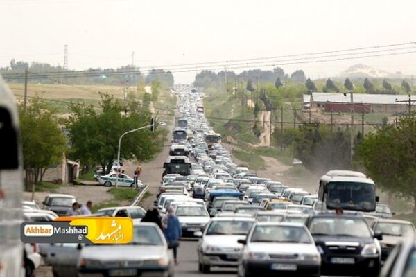 ترافیک سنگین خودروها در مسیر بهشت رضای مشهد