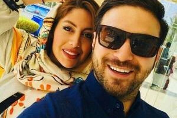 همخوانی همسر بابک جهانبخش وسط کنسرت