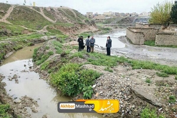 عملیات بازگشایی مسیر سیلاب در کال اسماعیل آباد مشهد