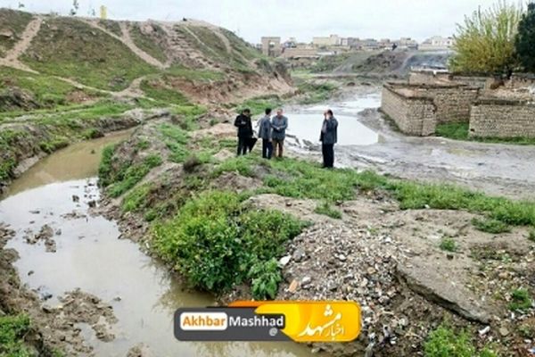 عملیات بازگشایی مسیر سیلاب در کال اسماعیل آباد مشهد