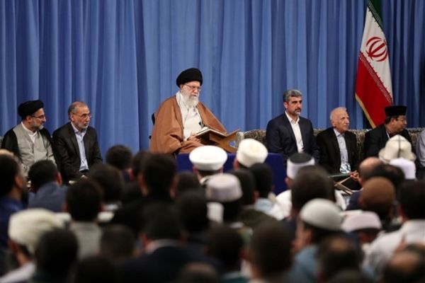 امام خامنه‌ای: برخی از سران کشورهای عربی نوکر کفّار هستند