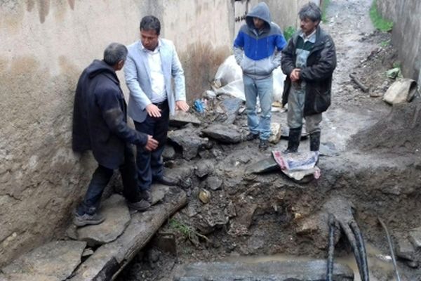 کشف سنگ قبر تاریخی در چناران