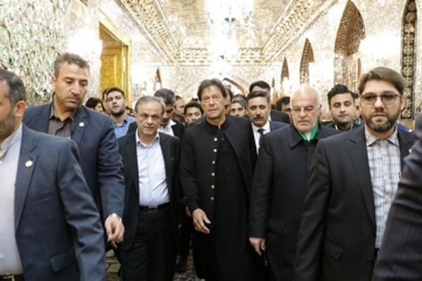 ناگفته‌های مترجم عمران‌خان از حرم رضوی