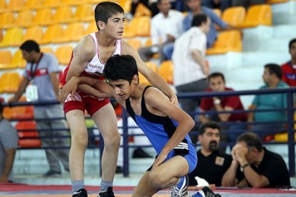 رقابتهای کشتی جام خراسان در مشهد آغاز شد