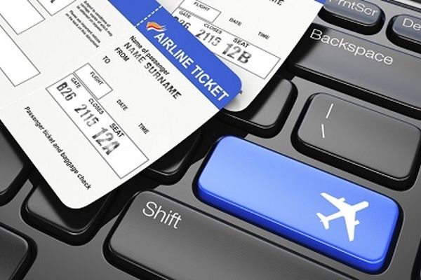 فروش ۸۰۰ هزار تومانی بلیت پرواز مشهد- تهران؛ وقتی مسئولان توان نظارت ندارند