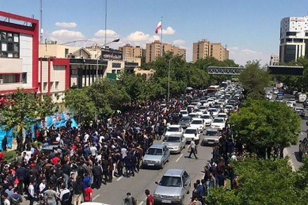 صف گیت‌های بلیت فروشی بازی پدیده شهر خودرو و استقلال