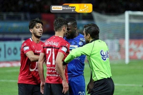 بازی دو تیم پدیده شهر خودرو و استقلال تهران