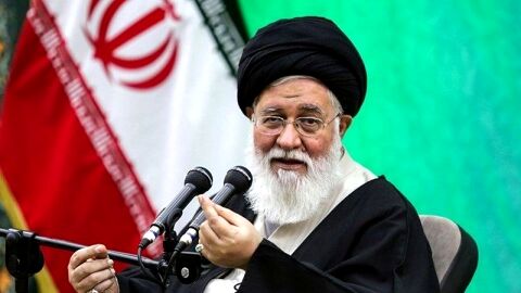 آیت‌الله علم‌الهدی: دین‌زدایی از مسائل سیاسی و اجتماعی سبب انحراف می‌شود